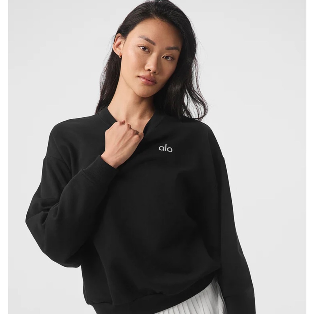 Accolade black crewneck